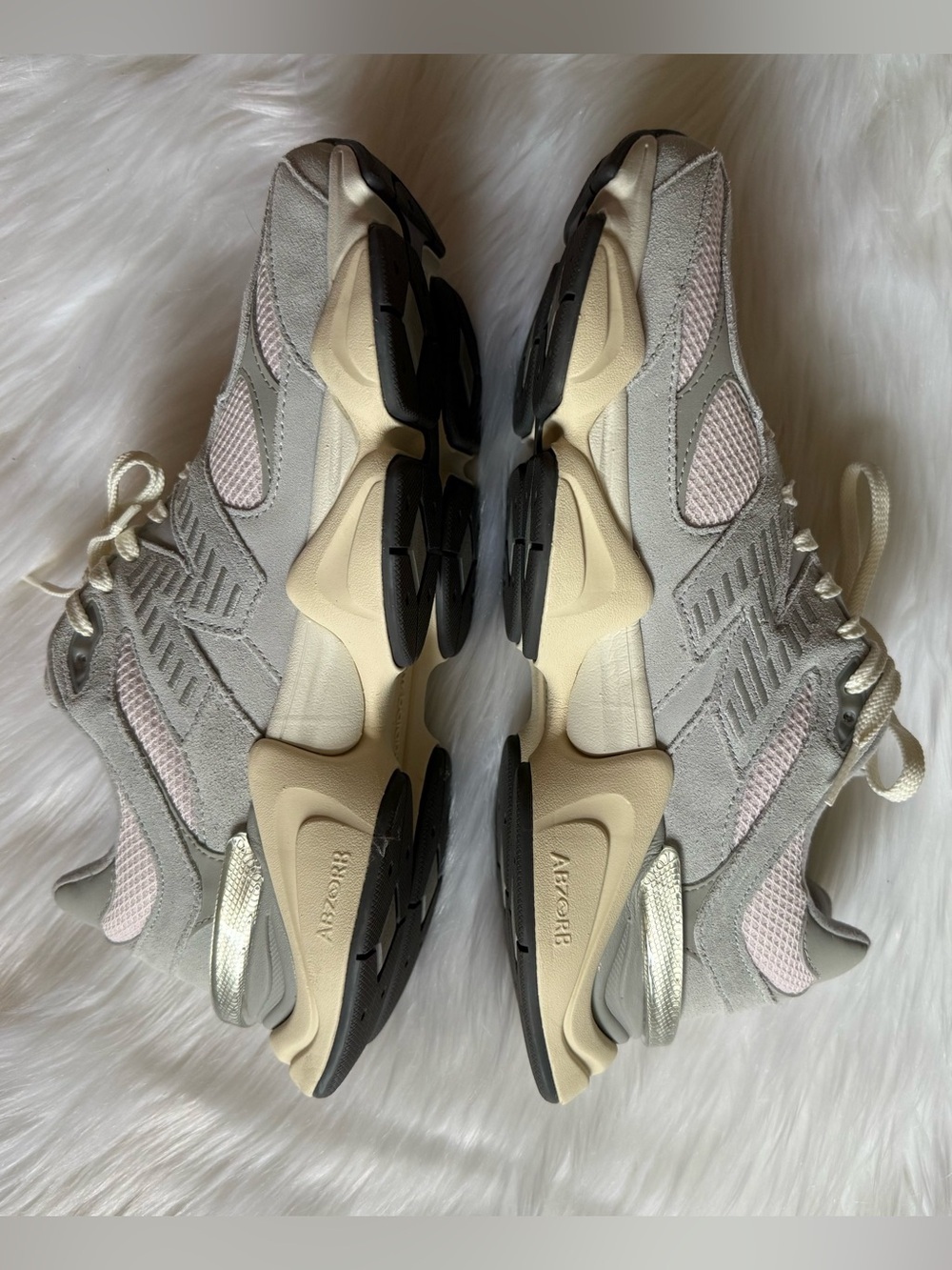 New Balance 9060 Granite Grey/Pink Sneakers M 10.5/ W 12 Worn Once - Picture 4 of 11